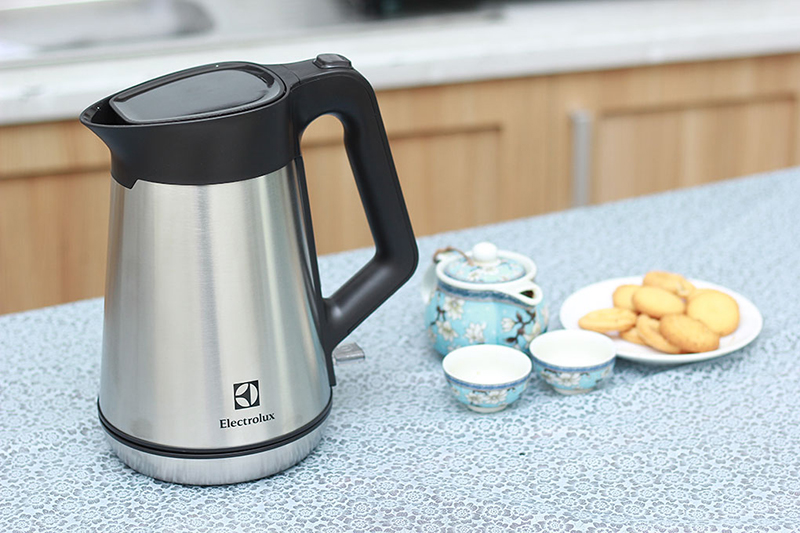 Ấm siêu tốc Electrolux EEK5604S 1.5L